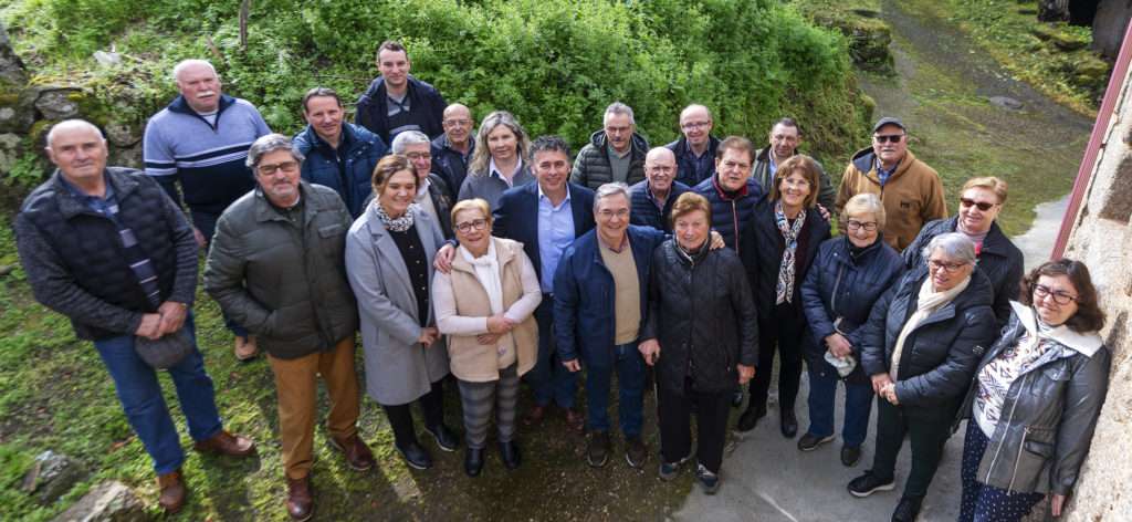 O presidente provincial estivo acompañado pola corporación municipal e a veciñanza de Castrelo de Miño.