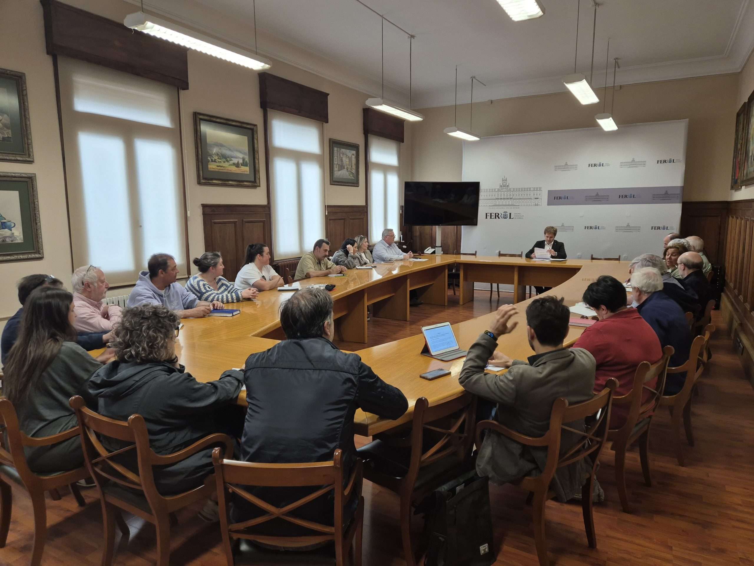 O concelleiro de Participación de Ferrol reuniuse coas asociacións veciñais.