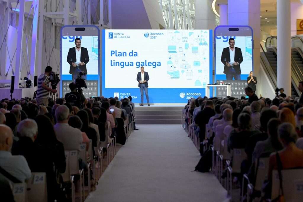 O conselleiro de Cultura, Lingua e Xuventude, José López Campos, presentou na Cidade da Cultura a proposta para actualizar o Plan xeral de normalización da lingua galega